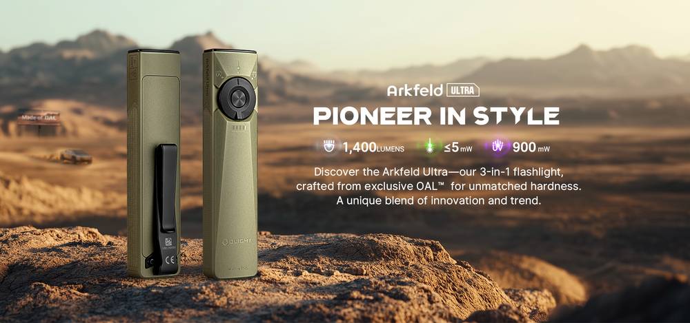 Olight Arkfeld Ultra Navy Blue CW 1400lm Rechargeable Flashlight Senter LED+ UV+ Green Laser Olight Arkfeld Ultra terbuat dari O-aluminium, bahan eksklusif yang ditemukan oleh Olight yang dua kali lebih keras dari paduan aluminium 6061 standar, menawarkan ketahanan aus dan gores yang luar biasa untuk penggunaan sehari-hari. Didesain dengan garis-garis angular dan tepi yang tegas, senter ini memiliki tampilan unik dan mencolok. Dilengkapi dengan cahaya cool white max 1400 lumens, sinar laser hijau (class 3R), dan cahaya UV, semuanya mudah diakses dengan sakelar pemilih. Dari presentasi hingga pemeriksaan kebersihan, tiga lampu Arkfeld Ultra sangat cocok untuk kebutuhan anda. Selain itu, desain ramping dan klip saku dua arah membuat lampu yang ditingkatkan ini ideal untuk bepergian atau bekerja. Serbaguna dan sangat tangguh, Arkfeld Ultra adalah pilihan terbaik untuk peralatan EDC.