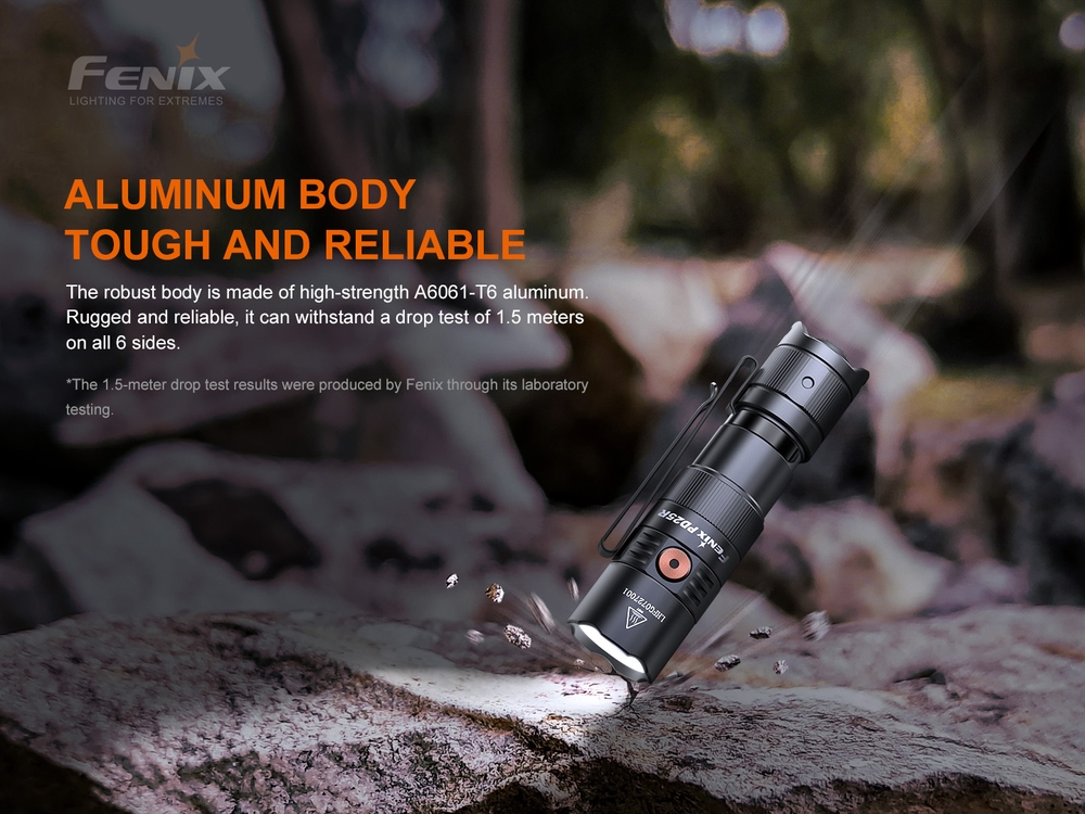 Fenix PD25R Sierra Green 800lm 250m Rechargeable Flashlight Senter LED Senter Fenix ​​​​PD25R Sierra Green adalah senter portabel dengan port pengisian Tipe-C yang tersembunyi. PD25R menghasilkan output maksimum 800 lumens dan jarak cahaya hingga 250 meter. PD25R ditenagai oleh satu baterai Li-ion 16340 yang dapat diisi ulang (termasuk) atau dapat beroperasi dengan baterai Lithium CR123A sekali pakai. Indikator level baterai boot-up memungkinkan anda selalu mengetahui status baterai. Nyala/mati dan nyalakan sesaat diaktifkan dengan sakelar ekor taktis dan enam mode pencahayaan dipilih dengan sakelar samping termasuk mode strobo. Bawa Fenix ​​​​PD25R sesuai keinginan anda, di ransel, ikat pinggang, atau sistem MOLLE dengan klip bodi dua arah. Ringkas dan kokoh dengan peringkat tahan debu dan tahan air IP68, senter ini sangat cocok untuk hampir semua aktivitas luar ruangan atau pekerjaan.