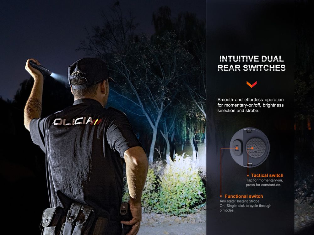 Fenix PD36R Pro 2800lm 380m Rechargeable Flashlight Senter LED Bundle Fenix MINI-LITE <b>Special offer bundle package Fenix PD36R Pro dengan Fenix MINI-LITE</b> Senter Fenix PD36R Pro adalah senter isi ulang berkinerja tinggi yang pasti akan mengejutkan anda. Dilengkapi dengan LED Luminus SFT70, senter ini menawarkan performa luar biasa dengan menghasilkan hingga 2800 lumens dan jarak jangkau 380 meter, semuanya dengan baterai 5000 mAh yang disertakan. Baterai berkapasitas tinggi ini dapat diisi ulang dengan mudah melalui port USB-C pada senter. Pengoperasian senter LED yang kuat ini sangat mudah dengan sakelar ekor ganda untuk nyala/mati sesaat, kemampuan untuk mengganti lima mode penerangan, dan aktivasi strobe instan. Selain itu, anda selalu dapat melihat status daya baterai dengan indikator level baterai eksternal. Daya dan waktu operasional yang terkandung dalam senter ini tidak tertandingi untuk ukurannya yang dapat digenggam. Dengan peringkat IP68, senter ini tahan debu dan air, menjadikannya alat penerangan serbaguna yang sempurna bagi mereka yang membutuhkan kecerahan maksimum dan waktu operasional yang lama.