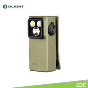 Olight Oclip Ultra Olive Green 530lm Rechargeable Senter Mini LED Flashlight OAL Floodlight + Spotlight + UV LED Olight Oclip Pro adalah lampu klip pertama dari Olight yang menghadirkan cahaya floodlight, spotlight, dan cahaya merah, dirancang untuk memenuhi beragam kebutuhan pengguna. Kompak dan mudah dibawa, menawarkan tiga opsi pemasangan: klip, gantungan, dan magnet. Klip ini dapat menahan objek hingga 14 mm tebal dan telah menjalani 10000 uji buka-tutup. Magnet kuat memungkinkan lampu ini menempel stabil pada permukaan besi, dengan sudut pencahayaan yang dapat disesuaikan. Peningkatan signifikan mencakup lampu sorot dengan jangkauan 120 meter dan lampu floodlight 500 lumens yang terang, disertai lampu Cahaya merah 40 lumens. Pergantian mode cepat dan mudah dengan saklar rotari baru. Dalam keadaan darurat, pengguna dapat mengaktifkan mode Beacon atau Red Blink, dengan mode Beacon bertahan hingga 24 jam. Dilengkapi dengan baterai besar 580 mAh, Oclip Pro menawarkan waktu nyala hingga 144 jam. Penutup dari logam dan ketahanan air IPX6 memastikan performa andal, bahkan saat port pengisian terbuka.