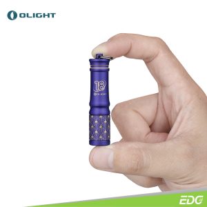 Olight I3E EOS 18th Anniversary Edition 90lm Flashlight Senter Mini LED <p data-pm-slice="1 1 []">(Note: Patern / motif pada setiap unit akan berbeda - beda)</p> <p data-pm-slice="1 1 []"></p> <p data-pm-slice="1 1 []">Olight I3E EOS 18th Anniversary Edition (limited edition) adalah senter berukuran kompak dengan maksimum output 90 lumens, hanya menggunakan 1 buah baterai AAA. Senter ini menggunakan Philips LUXEON TX LED dan lensa PMMA TIR yang memfokuskan cahaya dapat menjangkau hingga 44 meter. Olight I3E memiliki ukuran compact mudah disimpan di dalam saku atau tas, dan gantungan kunci. Olight I3E adalah pilihan yang sempurna untuk lampu kecil, terang, dan harga terjangkau, untuk dibawa kemana saja.</p>