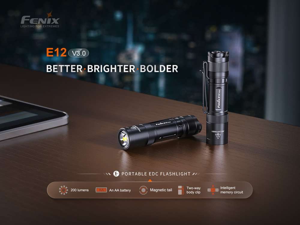 Fenix E12 V3.0 200lm 78m Flashlight Senter Mini LED Fenix ​​E12 V3.0 adalah senter EDC portabel yang ringan. Ditenagai oleh satu baterai AA, senter ini memiliki output maksimum 200 lumens dan dapat memancarkan sinar hingga 78 meter, untuk memenuhi kebutuhan pencahayaan anda. Daya baterai tidak akan dikonsumsi dalam status siaga / standby, yang menyediakan daya yang cukup untuk setiap penggunaan. Pocket clip dua arah dan ekor magnetis memungkinkan penggunaan yang nyaman dan bebas genggam. Fitur tambahan mencakup kemampuan tail standing dan perlindungan berperingkat IP68. Baik Anda sedang bekerja atau bepergian, Fenix ​​E12 V3.0 akan selalu ada untuk menerangi aktivitas anda.