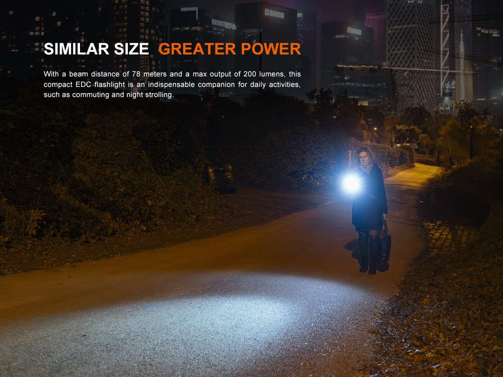 Fenix E12 V3.0 200lm 78m Flashlight Senter Mini LED Fenix ​​E12 V3.0 adalah senter EDC portabel yang ringan. Ditenagai oleh satu baterai AA, senter ini memiliki output maksimum 200 lumens dan dapat memancarkan sinar hingga 78 meter, untuk memenuhi kebutuhan pencahayaan anda. Daya baterai tidak akan dikonsumsi dalam status siaga / standby, yang menyediakan daya yang cukup untuk setiap penggunaan. Pocket clip dua arah dan ekor magnetis memungkinkan penggunaan yang nyaman dan bebas genggam. Fitur tambahan mencakup kemampuan tail standing dan perlindungan berperingkat IP68. Baik Anda sedang bekerja atau bepergian, Fenix ​​E12 V3.0 akan selalu ada untuk menerangi aktivitas anda.