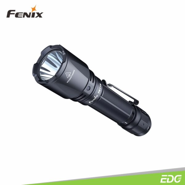 Fenix TK11R 1600lm 420m Rechargeable Tactical Flashlight Senter LED Senter Fenix ​​​​TK11R menghadirkan fungsionalitas dan kinerja, menjadikannya senter yang handal dan penting untuk aplikasi darurat dan taktis. Dilengkapi dengan LED Luminus SFT40 dan baterai ARB-L18-3400, Fenix TK11R menghasilkan output maksimum hingga 1600 lumens dan jarak pancaran hingga 420 meter. Fenix advanced pulse-frequency transmission system (APF) ​​yang unik memungkinkan struktur yang lebih kompak dan kemampuan taktis yang ditingkatkan. Fenix TK11R memiliki saklar ekor taktis ganda untuk aktivasi instan dan strobe, memungkinkan penggunaan satu tangan dengan mudah dalam situasi taktis. Bodi ringkas dengan port pengisian daya USB Type-C internal adalah desain sempurna dan praktis. Sangat sesuai untuk tujuan aktivitas taktis, penegakan hukum, keamanan, dan pertahanan.