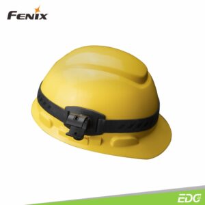 Fenix ALD-05 Universal Helmet Flashlight Holder Fenix ​​ALD-05 adalah mount senter untuk helm, yang dapat digunakan untuk helm industri, pemadam kebakaran, penyelamatan, dan lainnya. Dilengkapi dengan tali pengikat karet anti-statis yang dapat disesuaikan, yang dapat dikenakan dengan kuat pada berbagai jenis helm (lingkar kepala tidak melebihi 660mm). Dudukan senter dapat diputar 360 derajat, yang nyaman untuk menyesuaikan sudut pencahayaan senter ke atas dan ke bawah. Klem penjepit senter yang dapat disesuaikan, cocok untuk senter dengan diameter bodi luar 20-28mm.