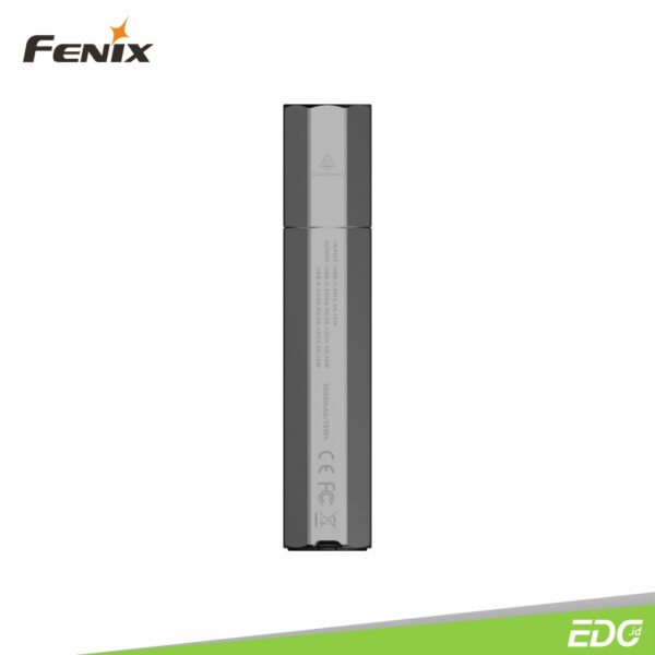 Fenix E-CP 1600lm 222m Jet Black Rechargeable Powerbank Flashlight Senter LED Fenix ​​​​E-CP adalah senter high output dengan fitur power bank, yang mampu menghasilkan output hingga 1600 lumens,  dengan jarak pencahayaan hingga 222 meter. Baterai berkapasitas tinggi 5000mAh built-in dapat bertahan hingga 504 jam. Senter inovatif ini mendefinisikan keserbagunaan yang maksimum, dapat digunakan sebagai senter sehari-hari atau power bank. Dilengkapi dengan antarmuka USB-A dan USB Type-C, mendukung pengisian cepat 18W yang efisien, baik untuk mengisi daya senter itu sendiri atau untuk mengisi daya perangkat digital eksternal seperti ponsel. Bodi senter terbuat dari aluminium yang kuat, dengan peringkat tahan debu dan tahan air IP68, Fenix E-CP adalah pilihan terbaik untuk penggunaan sehari-hari, aktivitas di luar ruangan, maupun hadiah untuk keluarga dan teman anda.