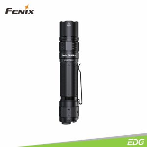 Fenix PD36R Pro 2800lm 380m Rechargeable Flashlight Senter LED Bundle Fenix MINI-LITE <b>Special offer bundle package Fenix PD36R Pro dengan Fenix MINI-LITE</b> Senter Fenix PD36R Pro adalah senter isi ulang berkinerja tinggi yang pasti akan mengejutkan anda. Dilengkapi dengan LED Luminus SFT70, senter ini menawarkan performa luar biasa dengan menghasilkan hingga 2800 lumens dan jarak jangkau 380 meter, semuanya dengan baterai 5000 mAh yang disertakan. Baterai berkapasitas tinggi ini dapat diisi ulang dengan mudah melalui port USB-C pada senter. Pengoperasian senter LED yang kuat ini sangat mudah dengan sakelar ekor ganda untuk nyala/mati sesaat, kemampuan untuk mengganti lima mode penerangan, dan aktivasi strobe instan. Selain itu, anda selalu dapat melihat status daya baterai dengan indikator level baterai eksternal. Daya dan waktu operasional yang terkandung dalam senter ini tidak tertandingi untuk ukurannya yang dapat digenggam. Dengan peringkat IP68, senter ini tahan debu dan air, menjadikannya alat penerangan serbaguna yang sempurna bagi mereka yang membutuhkan kecerahan maksimum dan waktu operasional yang lama.