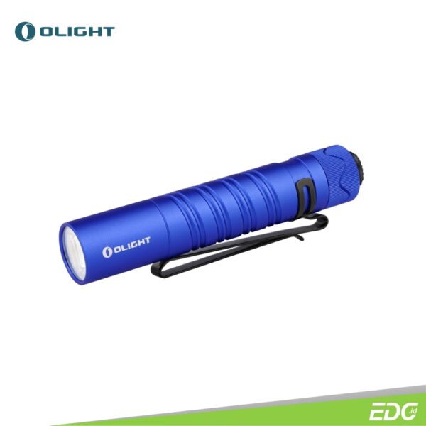 Olight i5R EOS Blue HCRI 285lm 58m Flashlight Senter LED Olight i5R EOS Blue (HCRI version: High CRI (≥90) Version of i5R) is the rechargeable version of i5T EOS, one of our most popular tail-switch EDC flashlights. It adopts a customized 1420mAh Li-ion battery with an integrated USB Type-C interface for charging. The high-performance LED, paired with a PMMA lens, produces a soft and balanced beam up to 285 lumens. Like the i5T EOS, it features a tail switch, aerospace grade aluminum alloy body, unique double helix knurling, and a two-way pocket clip. The i5R is the perfect upgrade with higher performance and a rechargeable design.