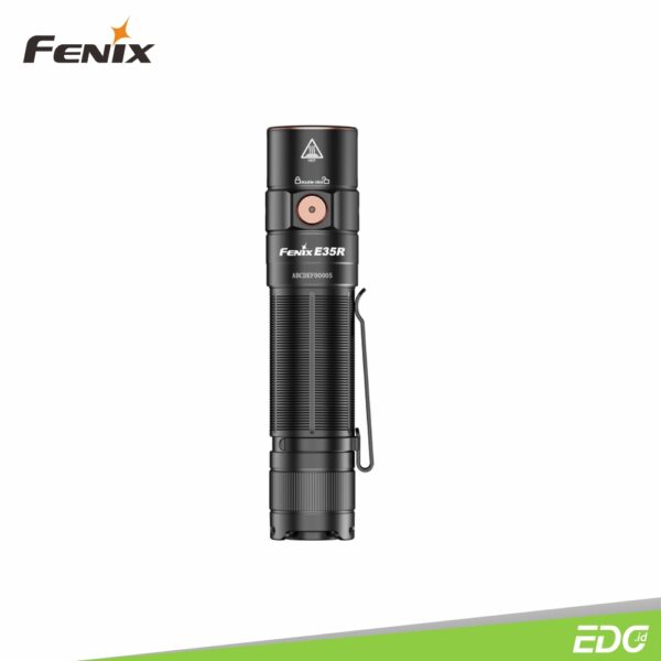 Fenix E35R 3100lm 260m Rechargeable Flashlight Senter LED Fenix E35R adalah senter EDC performa tinggi dengan performa luar biasa untuk senter berukuran compact. Didukung oleh baterai Li-ion isi ulang 21700 (5000mAh) yang sudah disertakan, Fenix E35R memancarkan maksimum output 3100 lumens. Sakelar satu sisi mengontrol enam mode pencahayaan termasuk mode strobe untuk keadaan darurat. Pengisian ulang battery senter Fenix E35R dapat dilakukan melalui port USB Type-C. Fenix E35R dibuat tangguh dengan bodi aluminium yang kuat, tahan lama, tahan oksidasi serta kedap air dan tahan benturan dengan proses CNC machining full-metal. Ekor magnetik dan pocket klip melengkapi fitur senter EDC compact sebagai pilihan tepat penerangan sehari-hari.