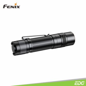 Fenix E35R 3100lm 260m Rechargeable Flashlight Senter LED Fenix E35R adalah senter EDC performa tinggi dengan performa luar biasa untuk senter berukuran compact. Didukung oleh baterai Li-ion isi ulang 21700 (5000mAh) yang sudah disertakan, Fenix E35R memancarkan maksimum output 3100 lumens. Sakelar satu sisi mengontrol enam mode pencahayaan termasuk mode strobe untuk keadaan darurat. Pengisian ulang battery senter Fenix E35R dapat dilakukan melalui port USB Type-C. Fenix E35R dibuat tangguh dengan bodi aluminium yang kuat, tahan lama, tahan oksidasi serta kedap air dan tahan benturan dengan proses CNC machining full-metal. Ekor magnetik dan pocket klip melengkapi fitur senter EDC compact sebagai pilihan tepat penerangan sehari-hari.
