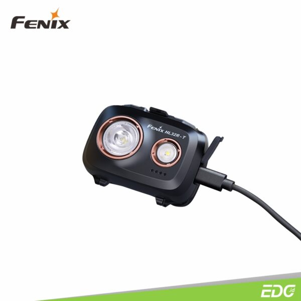 Fenix HL32R-T Dark Blue 800lm 132m Trail Running Rechargeable Headlamp Senter Kepala LED Fenix ​​HL32R-T adalah senter kepala trail running rechargeable yang berperforma tinggi dan ringan. Dilengkapi dengan baterai pack rechargeable Fenix ARB-LP1900 dan juga kompatibel dengan baterai 3 × AAA alkaline (tidak termasuk). Fenix ​​HL32R-T memancarkan output maksimal 800 lumens dan memiliki waktu kerja maksimal yang mengesankan hingga 150 jam. Pencahayaan spotlight dan floodlight yang dikontrol secara terpisah oleh dua sakelar, jarak pancaran cahaya hingga 132 meter, perlindungan berperingkat IP66, dan bodi dari bahan magnesium yang ringan, semuanya menjadikan Fenix ​​HL32R-T pilihan sangat tepat untuk berbagai jenis aktivitas luar ruangan seperti lari lintas alam / trail running, mendaki gunung, dan trekking.