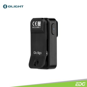 Olight Oclip Black 300lm Rechargeable Senter Mini Flashlight LED Olight Oclip adalah lampu EDC (Everyday Carry) yang ringkas dan serbaguna, memungkinkan pengguna untuk menjepit, menggantung, atau memasangnya secara magnetis pada benda besi. Senter ini memiliki berbagai skenario penggunaan, termasuk hiking, lampu tambahan foto, bersepeda, membaca, dan peringatan keselamatan. Dilengkapi dengan klip pegas yang tahan lama, Olight Oclip mengatasi kelemahan kelelahan dan deformasi logam pada klip belakang tradisional, memberikan pegangan yang lebih stabil yang mampu menjepit objek yang lebih tebal. Produk ini memiliki kecerahan maksimum hingga 300 lumens dan mendukung pengisian daya Type-C. Selain itu, fitur peringatan lampu merah untuk memastikan keselamatan pengguna.